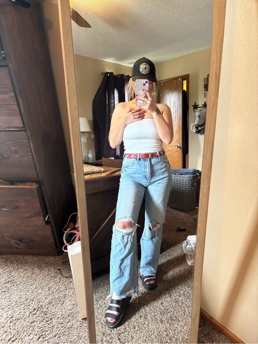 Vervet size 27 wide leg distressed jeans
